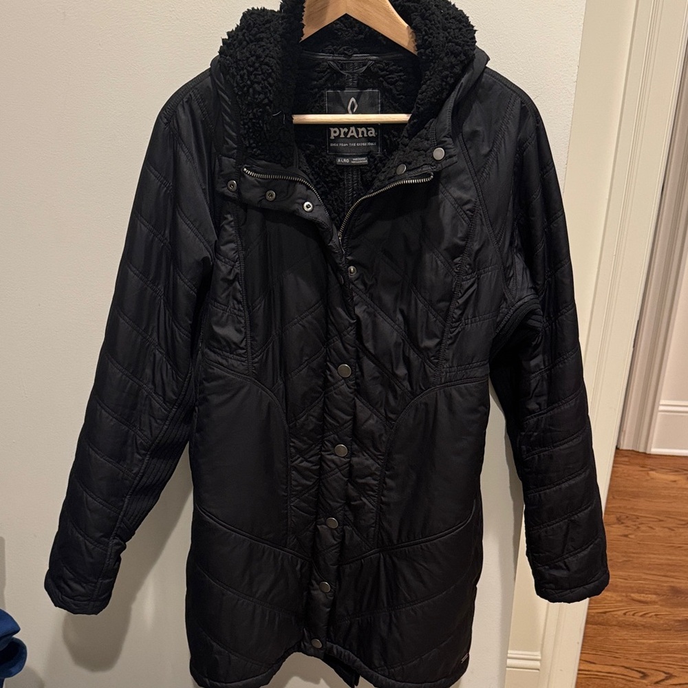 Prana Women's Black Puffer Coat - like new - size XL